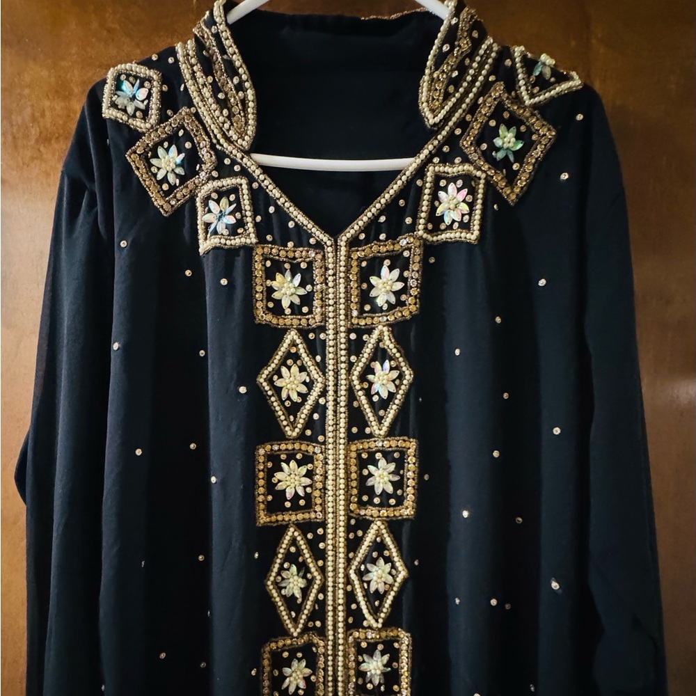 Elegant Black embellishments with Long Sleeve kaftan Jalabiya